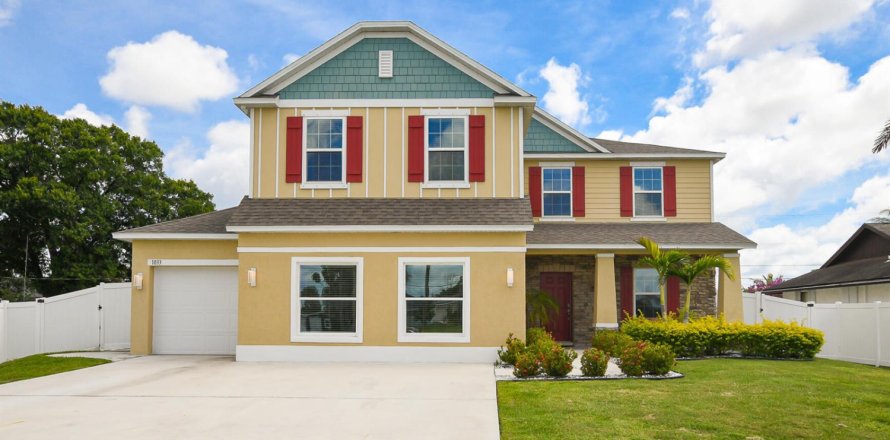 Casa en Port St. Lucie, Florida 7 dormitorios, 270.53 m2 № 2191018