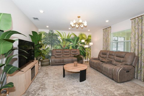 Casa en venta en Port St. Lucie, Florida, 7 dormitorios, 270.53 m2 № 2191018 - foto 14
