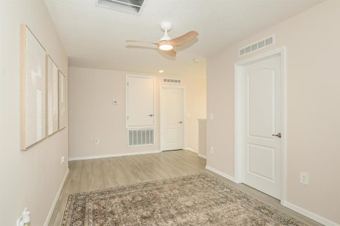Casa en venta en Port St. Lucie, Florida, 7 dormitorios, 270.53 m2 № 2191018 - foto 28