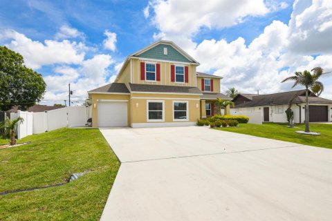 Casa en venta en Port St. Lucie, Florida, 7 dormitorios, 270.53 m2 № 2191018 - foto 3