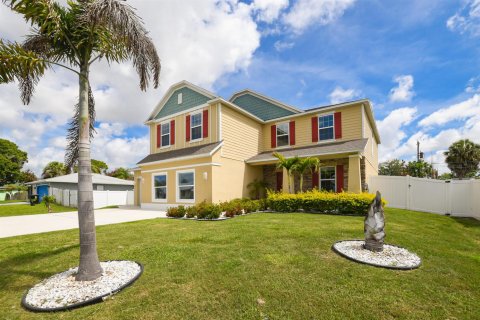 Casa en venta en Port St. Lucie, Florida, 7 dormitorios, 270.53 m2 № 2191018 - foto 4