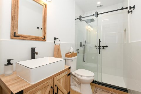 Casa en venta en Port St. Lucie, Florida, 7 dormitorios, 270.53 m2 № 2191018 - foto 11