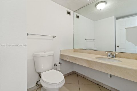 Copropriété à vendre à Miami Beach, Floride: 1 chambre, 84.54 m2 № 1991732 - photo 10