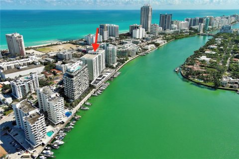 Copropriété à vendre à Miami Beach, Floride: 1 chambre, 84.54 m2 № 1991732 - photo 2