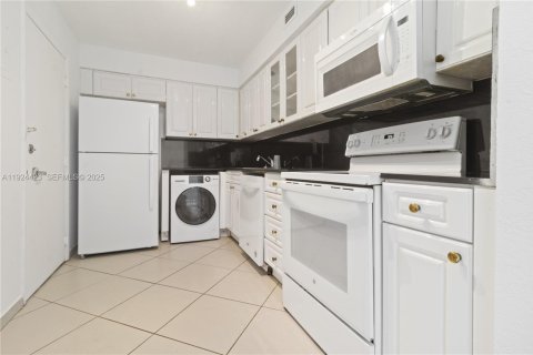 Copropriété à vendre à Miami Beach, Floride: 1 chambre, 84.54 m2 № 1991732 - photo 8