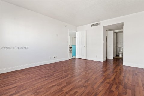 Copropriété à vendre à Miami Beach, Floride: 1 chambre, 84.54 m2 № 1991732 - photo 11