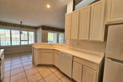 House in Port St. Lucie, Florida 4 bedrooms, 212.84 sq.m. № 2392374 - photo 14