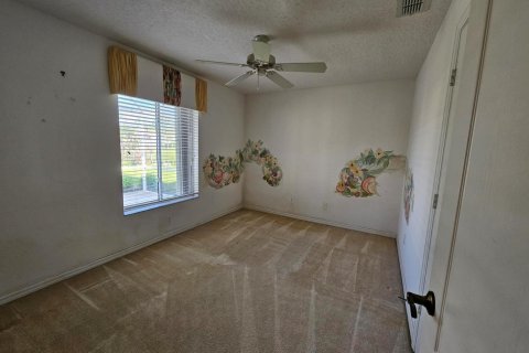 House in Port St. Lucie, Florida 4 bedrooms, 212.84 sq.m. № 2392374 - photo 22