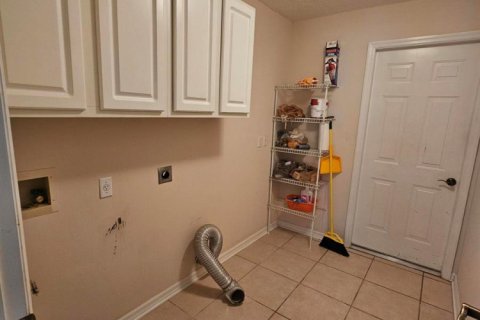 House in Port St. Lucie, Florida 4 bedrooms, 212.84 sq.m. № 2392374 - photo 30