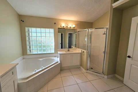 House in Port St. Lucie, Florida 4 bedrooms, 212.84 sq.m. № 2392374 - photo 24
