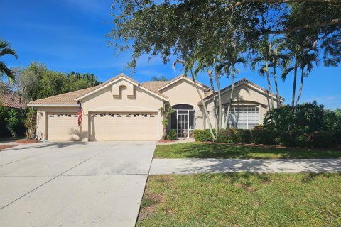 House in Port St. Lucie, Florida 4 bedrooms, 212.84 sq.m. № 2392374 - photo 2