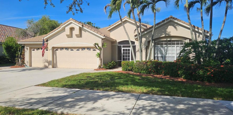 House in Port St. Lucie, Florida 4 bedrooms, 212.84 sq.m. № 2392374
