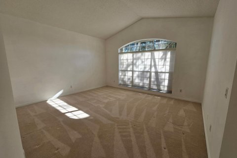 House in Port St. Lucie, Florida 4 bedrooms, 212.84 sq.m. № 2392374 - photo 11