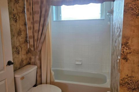 House in Port St. Lucie, Florida 4 bedrooms, 212.84 sq.m. № 2392374 - photo 28