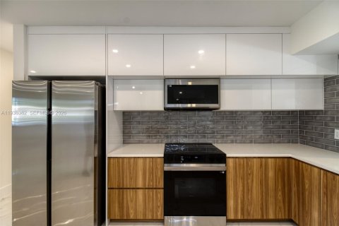 Снять в аренду виллу или дом в Холливуд, Флорида 4 спальни, 211.82м2, № 1996011 - фото 13