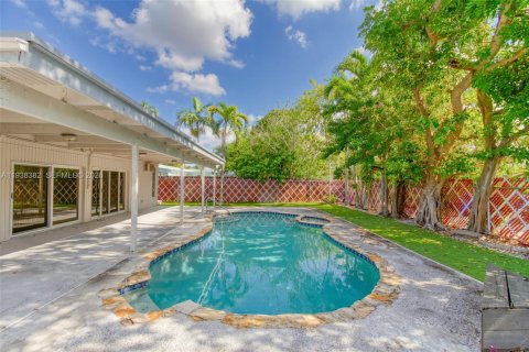 Дом в Холливуд, Флорида 4 спальни, 211.82м2 № 1996011