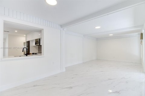 Снять в аренду виллу или дом в Холливуд, Флорида 4 спальни, 211.82м2, № 1996011 - фото 23