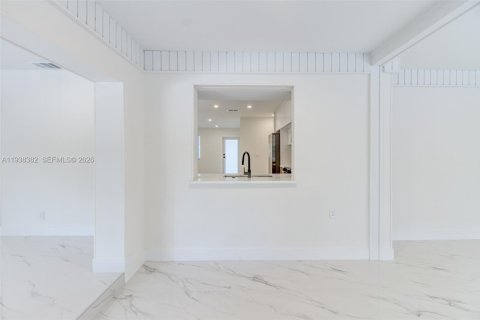 Снять в аренду виллу или дом в Холливуд, Флорида 4 спальни, 211.82м2, № 1996011 - фото 24