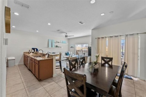 Adosado en venta en Kissimmee, Florida, 4 dormitorios, 176.7 m2 № 2200970 - foto 9