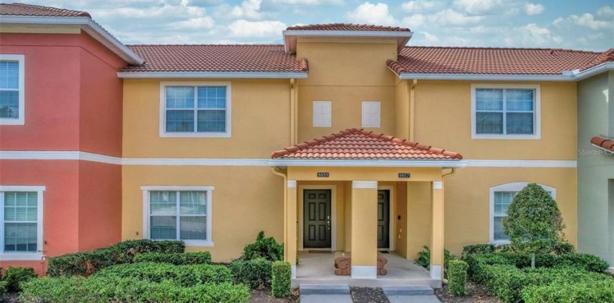 Adosado en Kissimmee, Florida 4 dormitorios, 176.7 m2 № 2200970