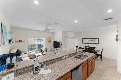 Adosado en venta en Kissimmee, Florida, 4 dormitorios, 176.7 m2 № 2200970 - foto 15