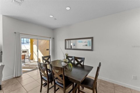 Adosado en venta en Kissimmee, Florida, 4 dormitorios, 176.7 m2 № 2200970 - foto 12