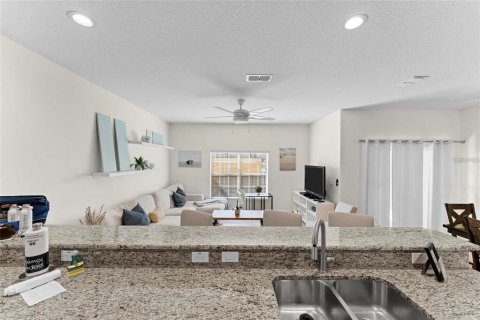Adosado en venta en Kissimmee, Florida, 4 dormitorios, 176.7 m2 № 2200970 - foto 16