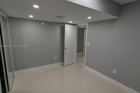 Купить кондоминиум в Майами, Флорида 2 спальни, 96.25м2, № 2087302 - фото 10