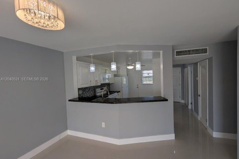 Купить кондоминиум в Майами, Флорида 2 спальни, 96.25м2, № 2087302 - фото 4