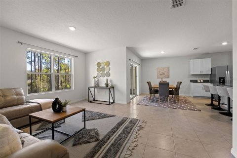 House in DeLand, Florida 4 bedrooms, 169.83 sq.m. № 1572125 - photo 21