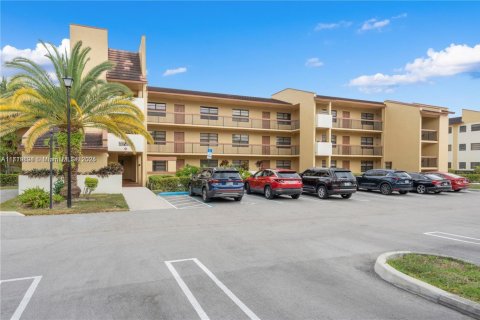 Condo in Coral Springs, Florida, 3 bedrooms  № 1985161 - photo 1