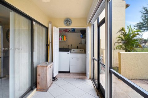 Condo in Coral Springs, Florida, 3 bedrooms  № 1985161 - photo 19