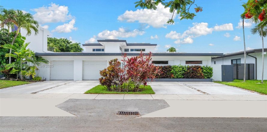 Villa ou maison à Miami, Floride 5 chambres, 490.99 m2 № 1818730