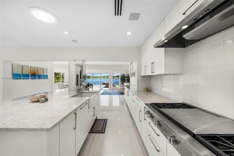 Villa ou maison à vendre à Miami, Floride: 5 chambres, 490.99 m2 № 1818730 - photo 7