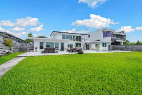 Villa ou maison à vendre à Miami, Floride: 5 chambres, 490.99 m2 № 1818730 - photo 22
