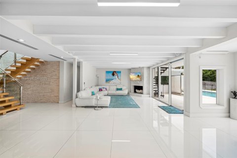 Villa ou maison à vendre à Miami, Floride: 5 chambres, 490.99 m2 № 1818730 - photo 5