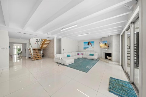 Villa ou maison à vendre à Miami, Floride: 5 chambres, 490.99 m2 № 1818730 - photo 27