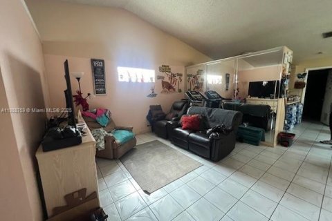 Villa ou maison à vendre à Hialeah, Floride: 3 chambres, 139.91 m2 № 1941013 - photo 2