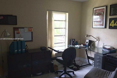 Copropriété à louer à Miami, Floride: 2 chambres, 88.72 m2 № 1949014 - photo 10