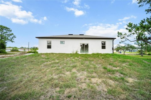 House in Lehigh Acres, Florida 3 bedrooms, 117.99 sq.m. № 1738384 - photo 28