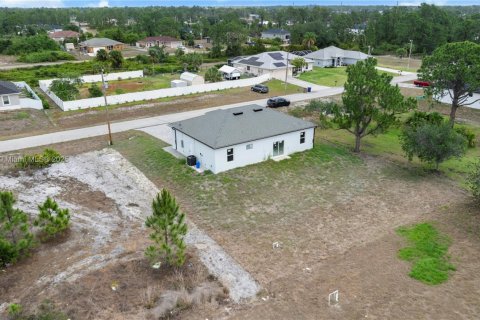 House in Lehigh Acres, Florida 3 bedrooms, 117.99 sq.m. № 1738384 - photo 30