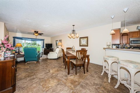 Copropriété à vendre à Saint Petersburg, Floride: 2 chambres, 106.37 m2 № 1657345 - photo 3