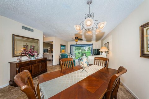 Copropriété à vendre à Saint Petersburg, Floride: 2 chambres, 106.37 m2 № 1657345 - photo 4