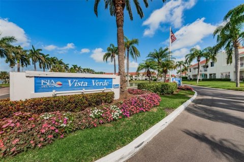 Copropriété à vendre à Saint Petersburg, Floride: 2 chambres, 106.37 m2 № 1657345 - photo 1