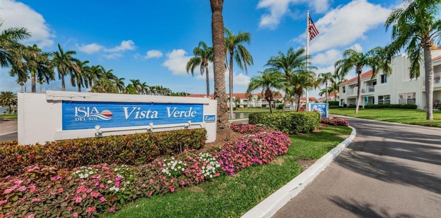 Condo à Saint Petersburg, Floride, 2 chambres № 1657345
