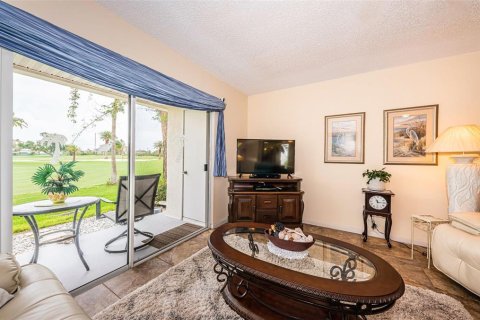 Copropriété à vendre à Saint Petersburg, Floride: 2 chambres, 106.37 m2 № 1657345 - photo 13