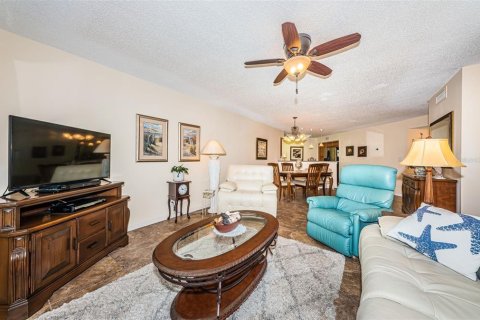 Copropriété à vendre à Saint Petersburg, Floride: 2 chambres, 106.37 m2 № 1657345 - photo 12