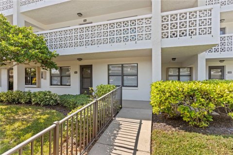 Copropriété à vendre à Saint Petersburg, Floride: 2 chambres, 95.22 m2 № 2387632 - photo 28