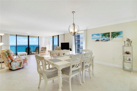Condo in Tequesta, Florida, 3 bedrooms № 1963171 - photo 24