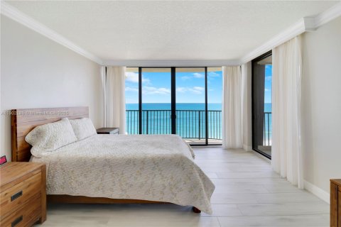 Condo in Tequesta, Florida, 3 bedrooms № 1963171 - photo 19